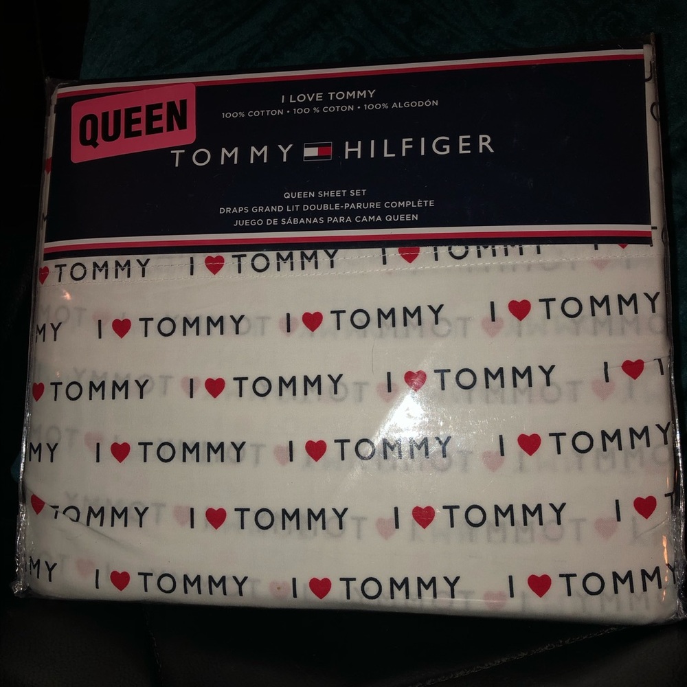 *NWT* Tommy Hilfiger Queen Sheets